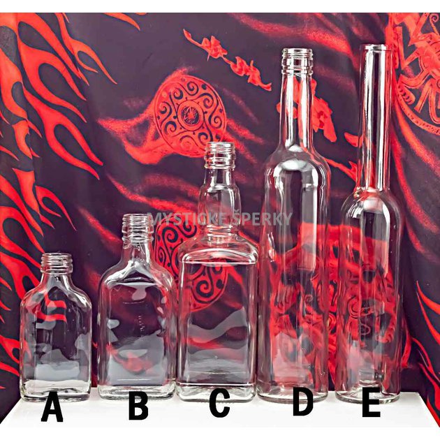 Výběr láhvi ke gravírování.