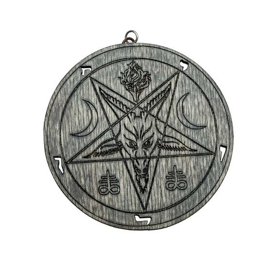 Dřevěný amulet, Obrácený Pentagram a Baphomet