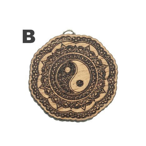 2.2. Dřevěný amulet Jing Jang var. B