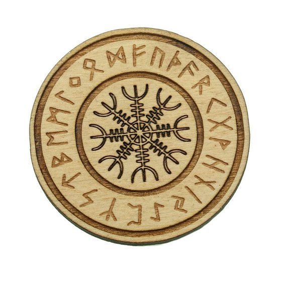 Dřevěný přívěsek se symbolem Vegvísir