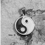 11. Amulet z chirurgické ocel, symbol Jing Jang, jedna z variant