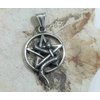 2. Ocelový amulet, Pentagram s Hadem