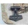 2. Amulet z chirurgické oceli Thórovo kladivo