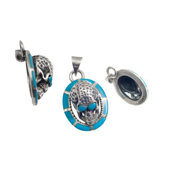 Stříbrný amulet, symbol Lebky s Tyrkysovými kameny